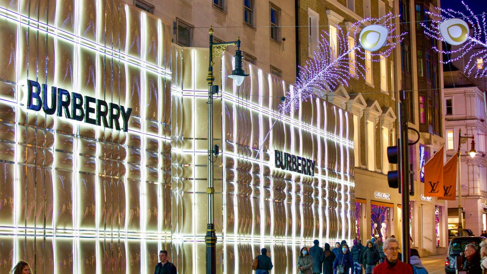 Burberry illuminated signage